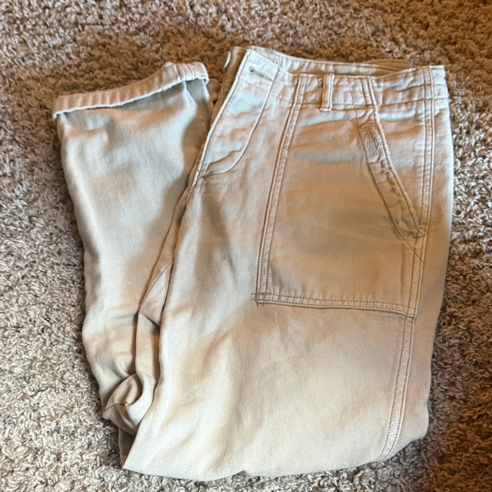 American Eagle Outfitters Cropped Utility Pants in Light Beige